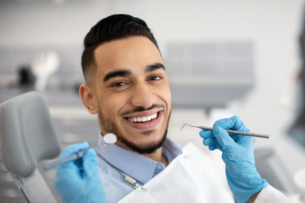 كيف يمكن علاج اهتزاز الأسنان الأمامية وما طرق الوقاية منه؟