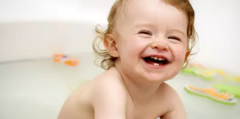 اختلاف ترتيب ظهور الأسنان عند الأطفال
