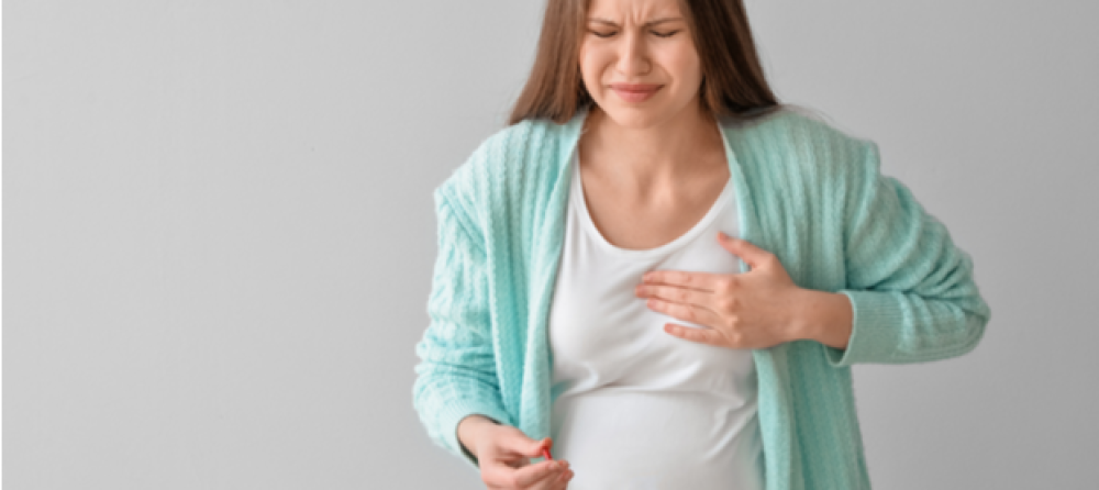ما أسباب آلام عظام القفص الصدري عند الحامل؟