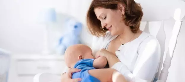 ما هي فوائد الرضاعة الطبيعية والمدة الطبيعية لها؟ وكيفية حل مشاكلها؟