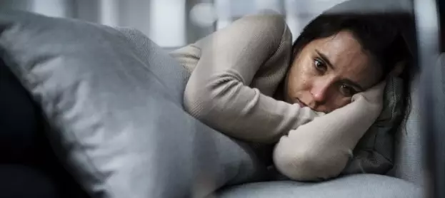 ما هي أسباب وأعراض الاكتئاب لدى المرأة؟