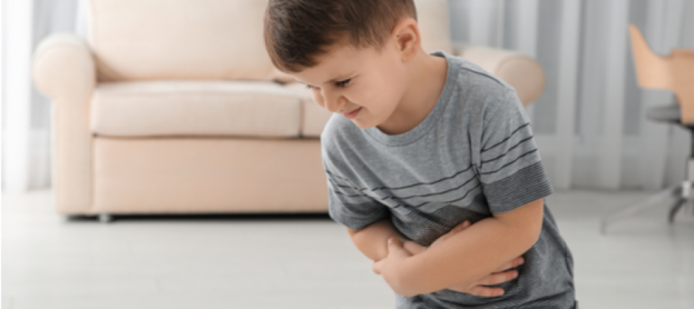 ما أسباب حدوث الإمساك عند الأطفال؟ وكيف يمكن علاجه؟