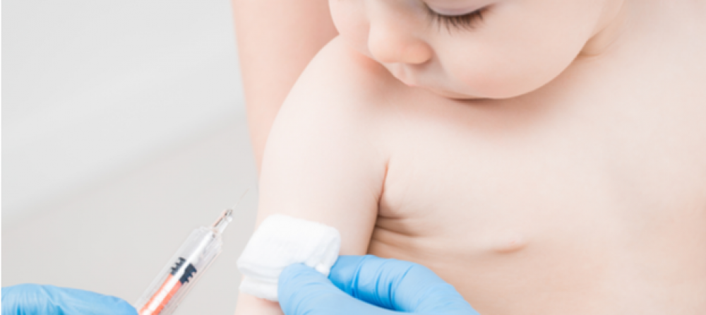 ما التطعيمات الأساسية والإضافية في سن الستة شهور؟