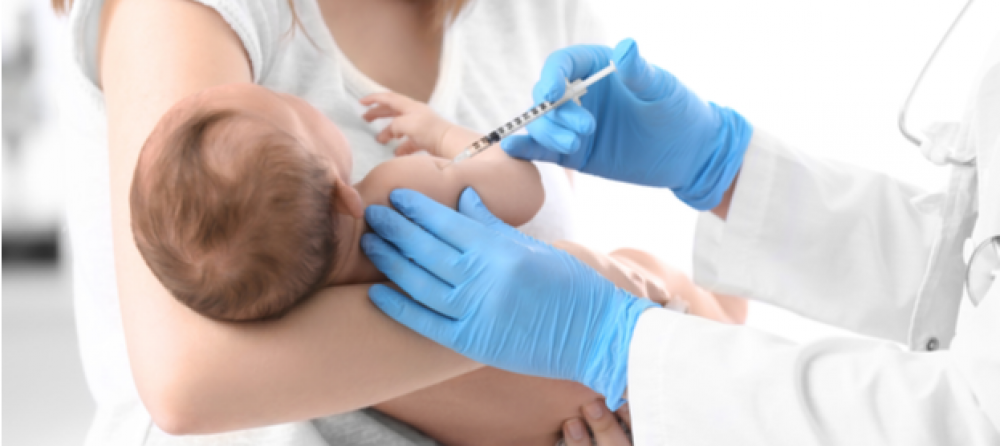 ما هي تطعيمات الأساسية والإضافية في سن الأربع شهور؟