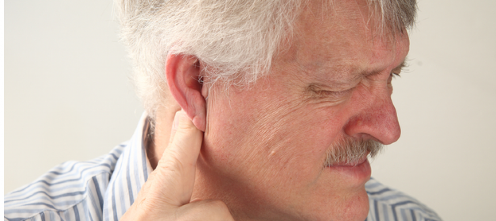 ما أسباب طنين الأذن؟ وما مضاعفاته؟