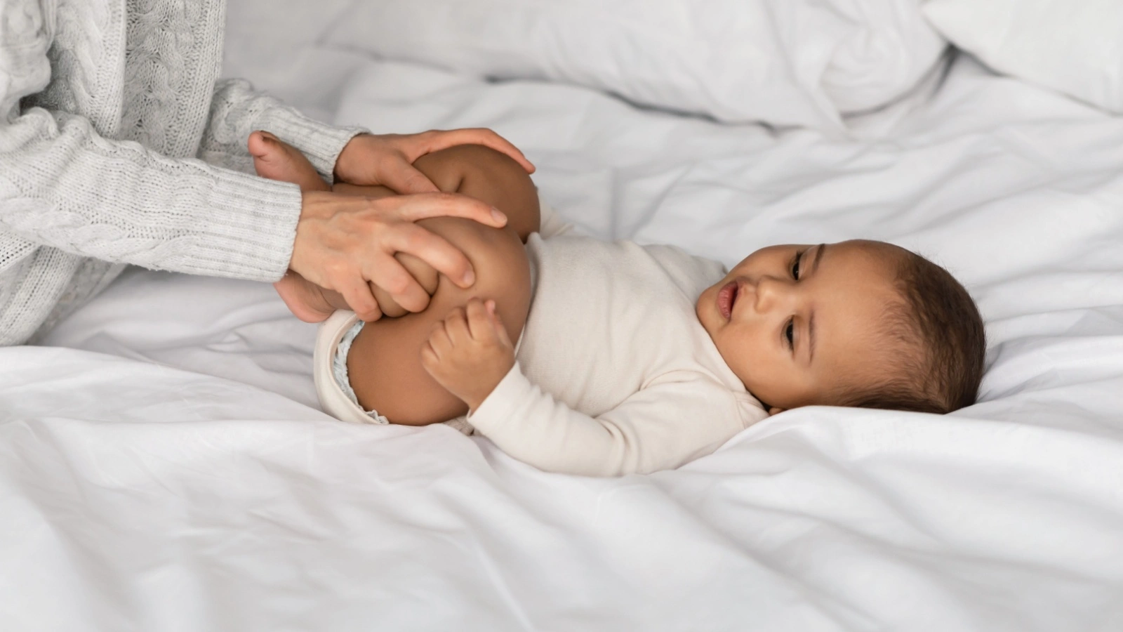 ما هي أسباب الغازات عند الرضع؟ وكيف يمكن علاجها والوقاية منها؟