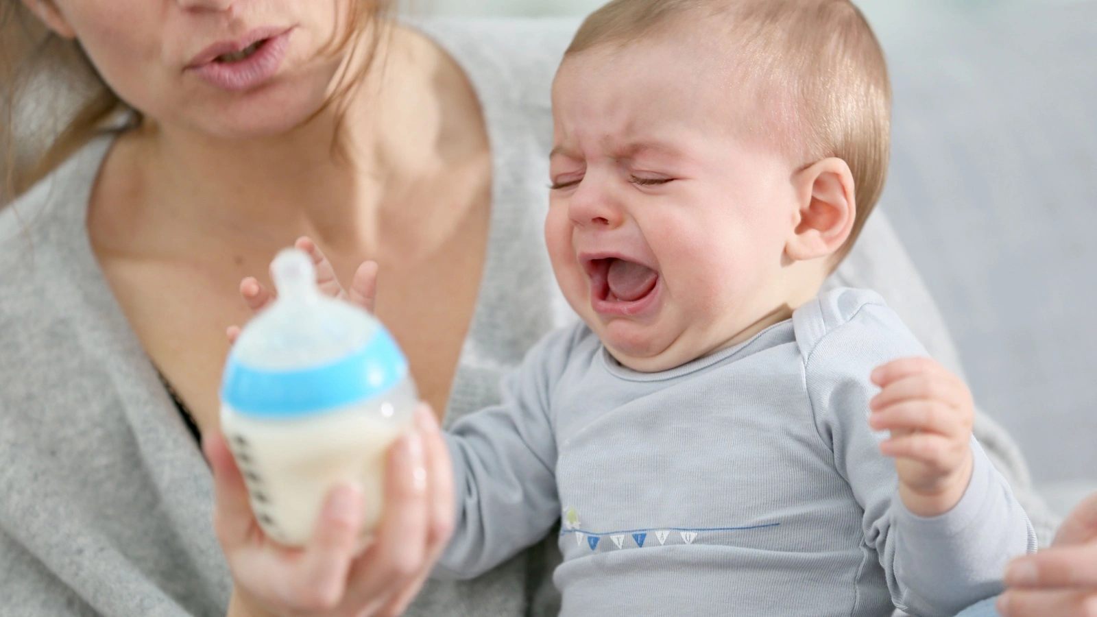 ما هي أسباب رفض الطفل الرضاعة؟ وكيف يمكن التغلب عليها؟
