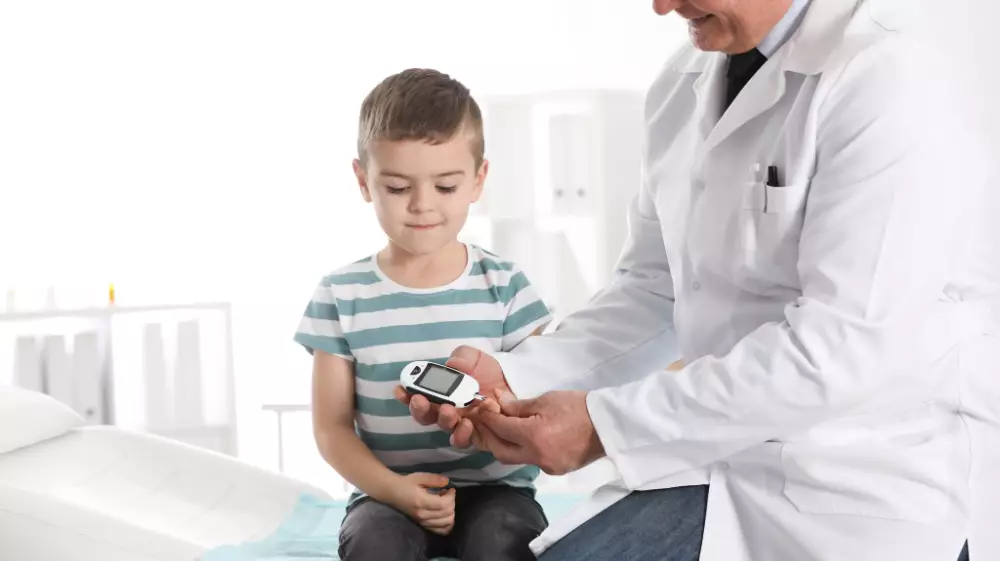ما أسباب مرض السكري عند الاطفال؟ وما علاجه؟
