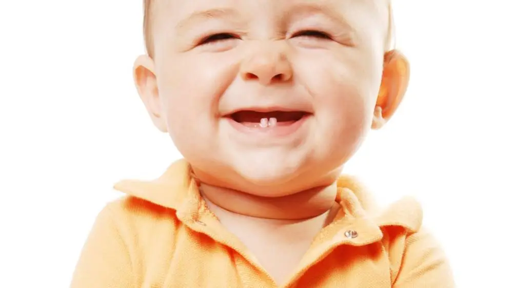 ما ترتيب ظهور الأسنان عند الأطفال؟