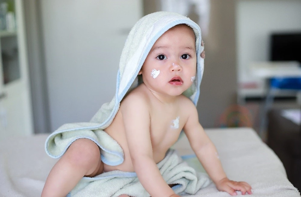 ما هو علاج جفاف الجلد عند الأطفال؟