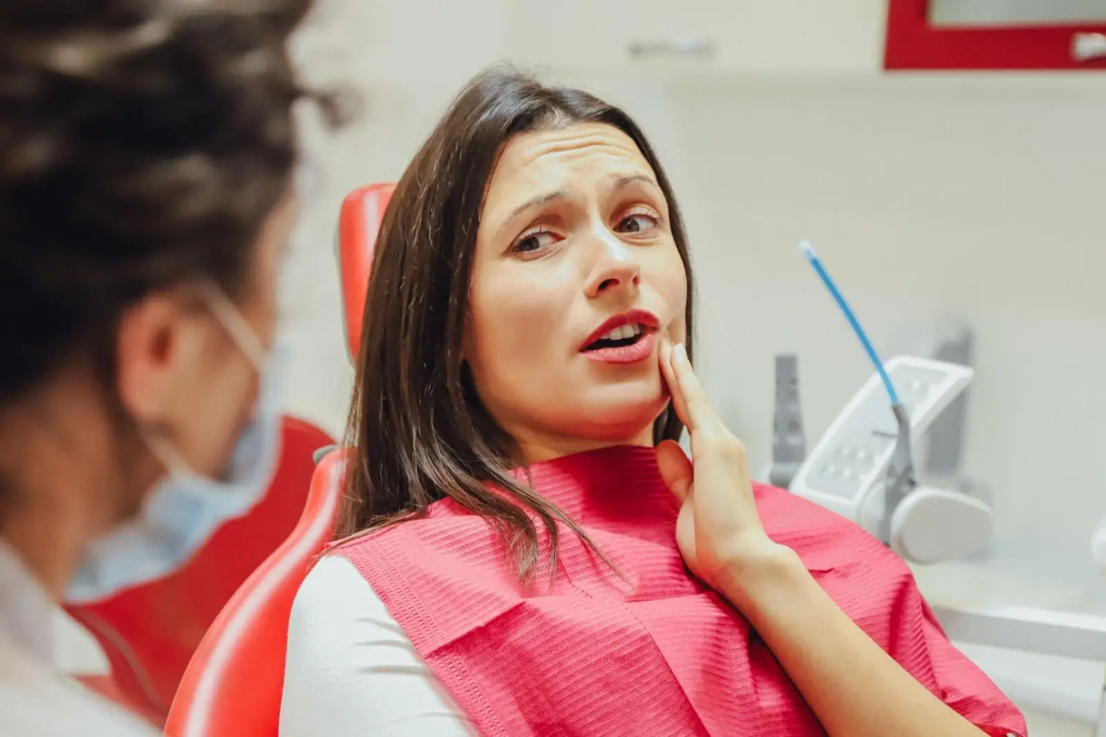 ما هي طرق علاج عصب الأسنان؟وكيف يمكن تجنبه؟