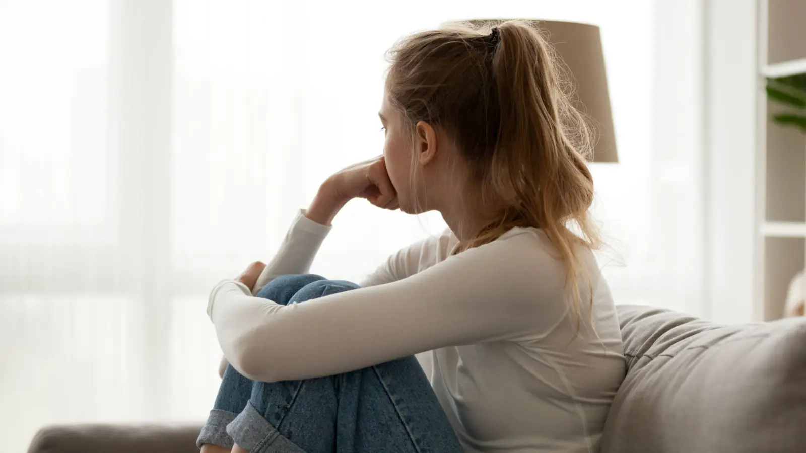 كيف تظهر أعراض الاكتئاب لدى المرأة؟