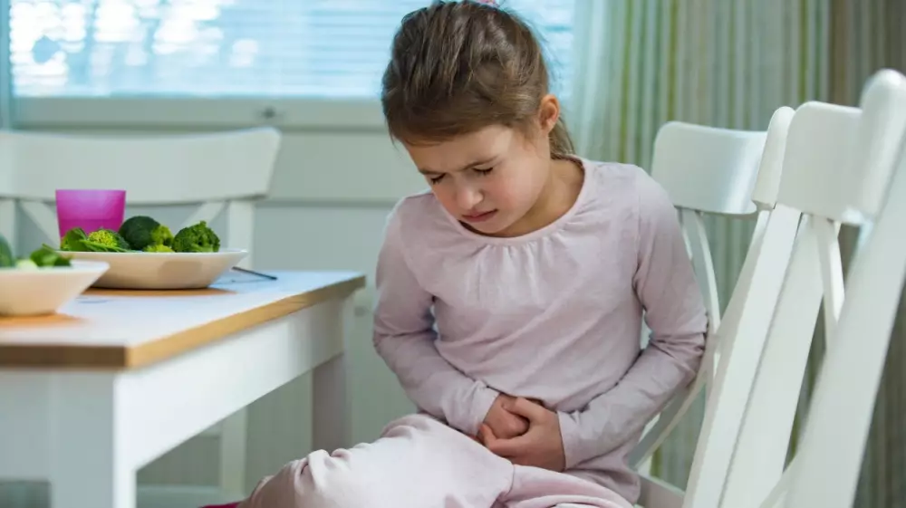 ما هي أشهر أمراض الجهاز الهضمي عند الأطفال؟ وما هي أعراضها؟