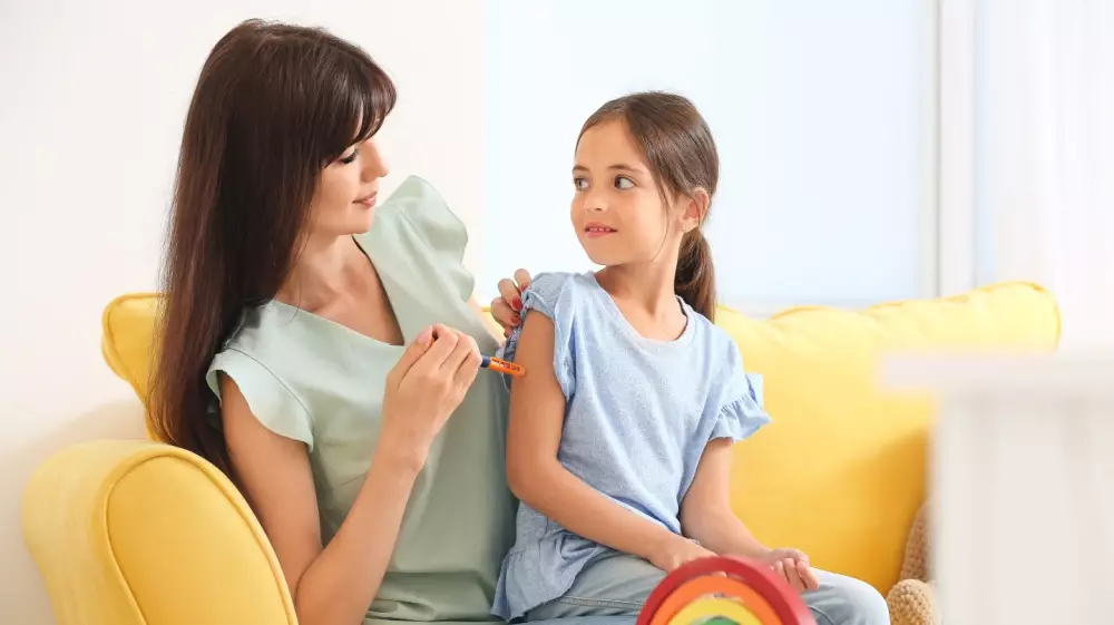 ما أعراض مرض السكر عند الأطفال؟ وكيف يمكن علاجه؟