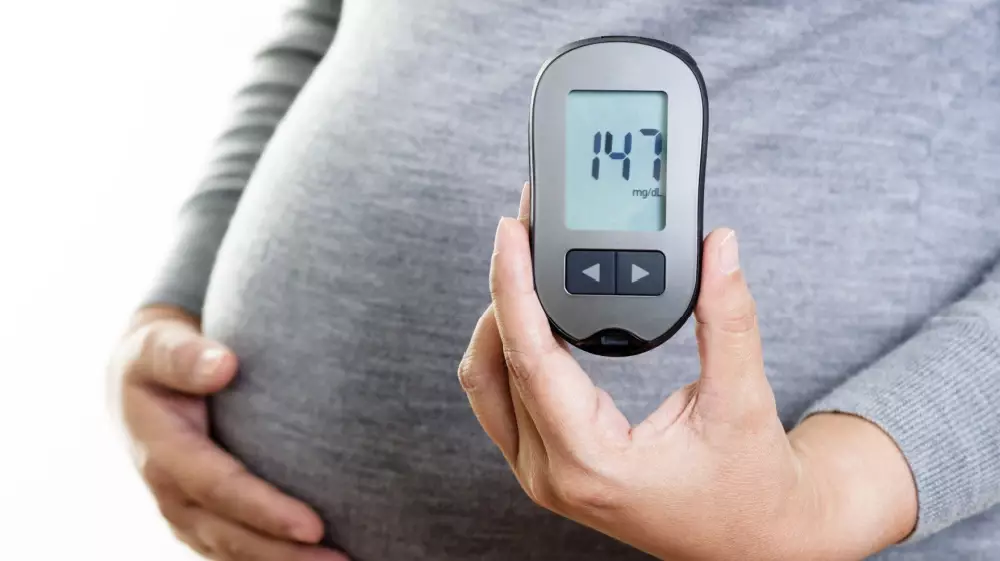 ما هو سبب سكري الحمل ومخاطره على الأم والجنين؟