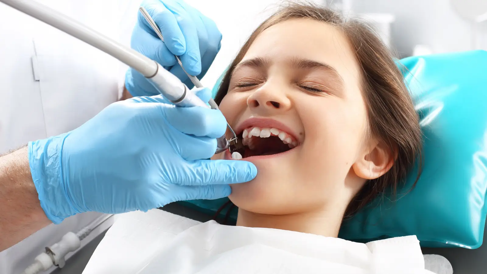 ما هي أهمية وأضرار الفلورايد للاسنان؟