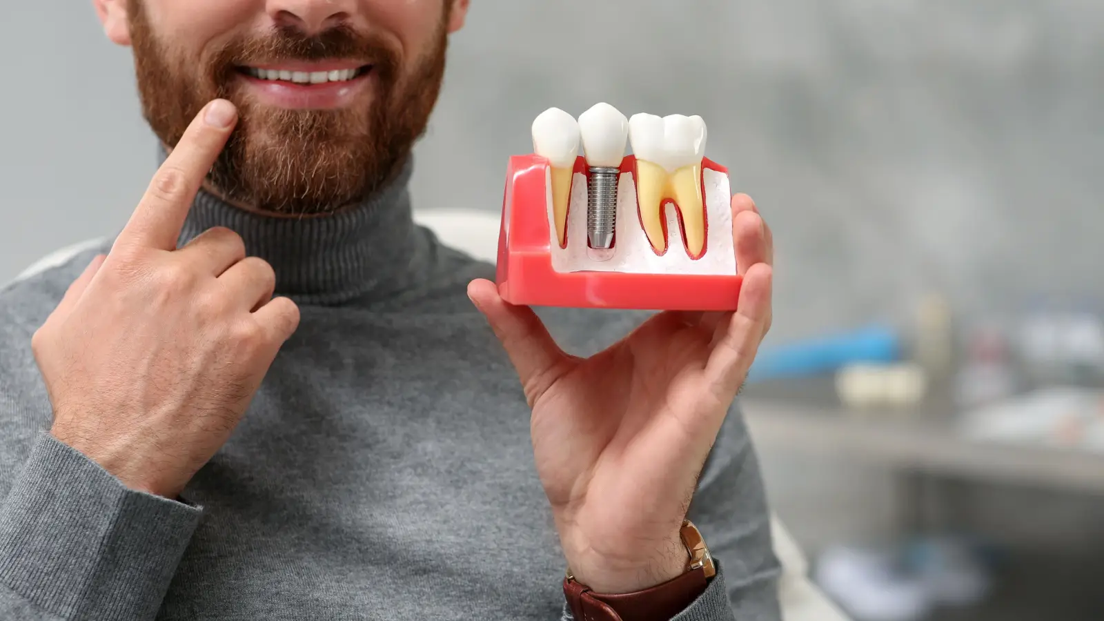 ما هي أنواع تركيب الأسنان؟ وما هي مميزاتها؟