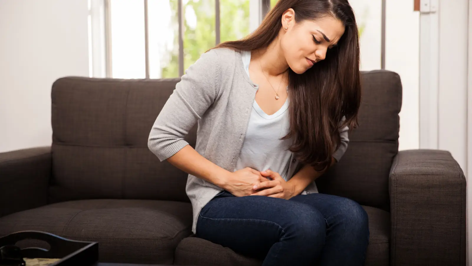 ما هي أسباب التهاب الحوض عند النساء؟ وما هي أعراضه؟
