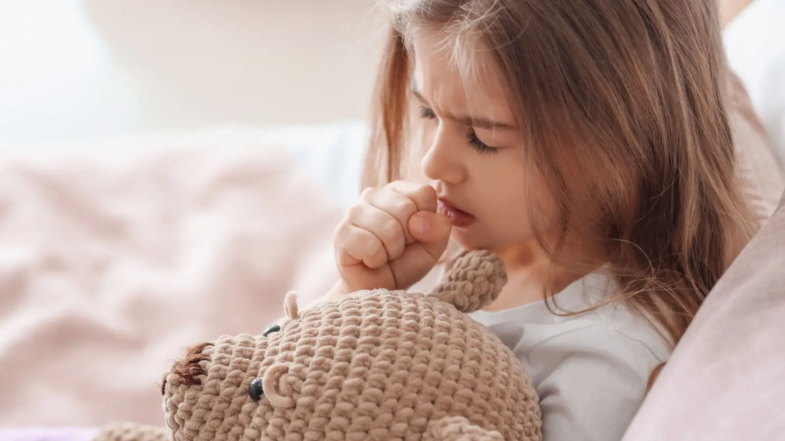 ما هو علاج الكحة للأطفال؟ وما هي أسبابه؟