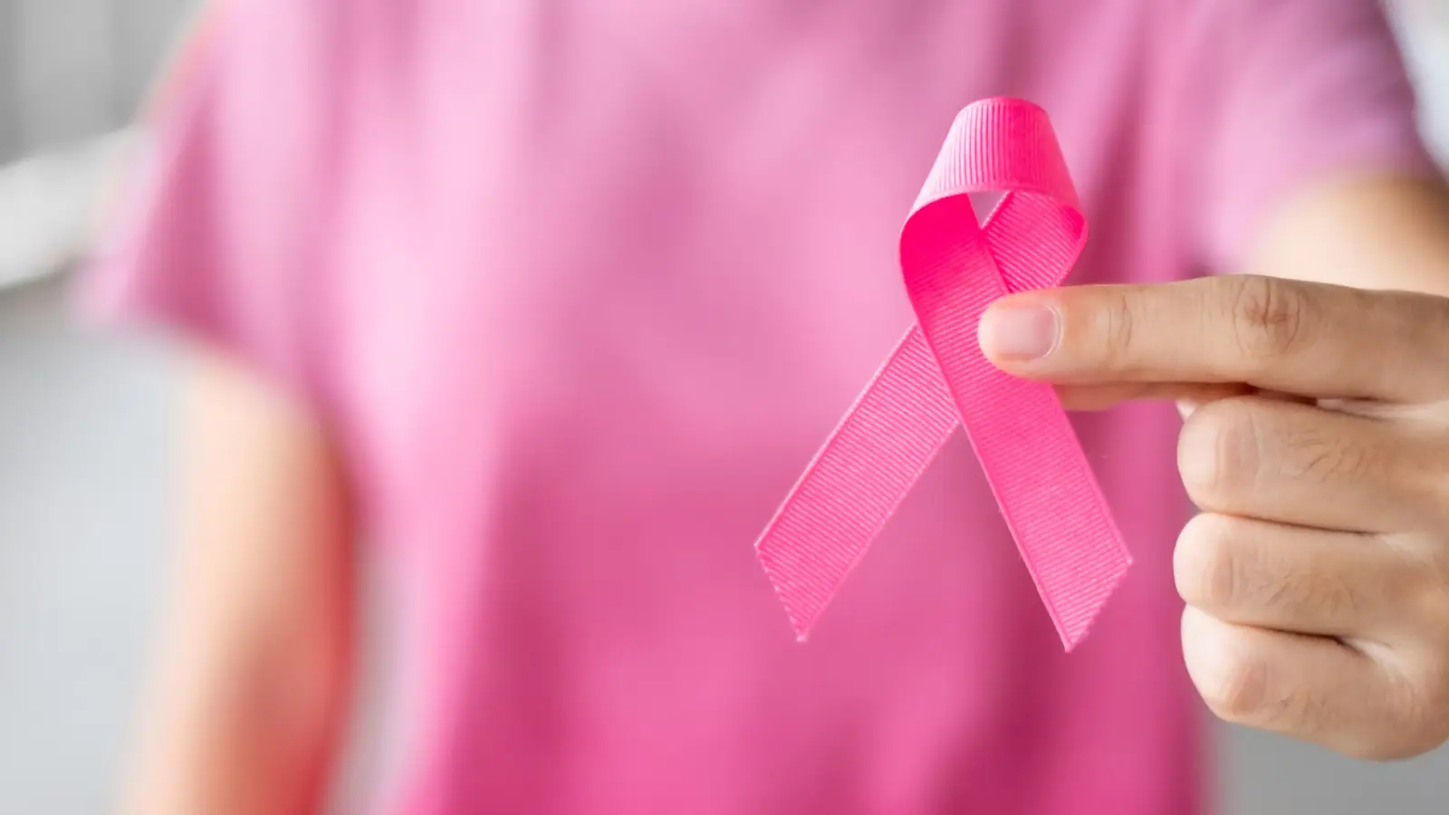 ما هي أول علامات سرطان الثدي ظهوراً؟