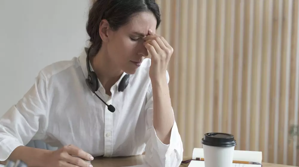 ما أعراض ضغط العين المرتفع؟ وكيف يمكن علاجه؟