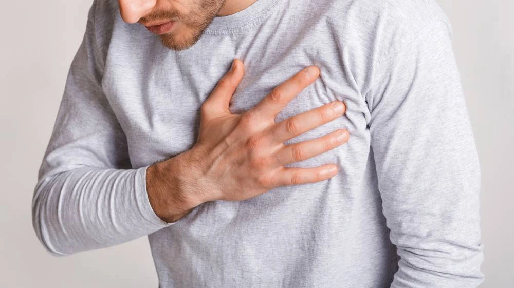 كيف أفرق بين ألم العضلات وألم القلب؟
